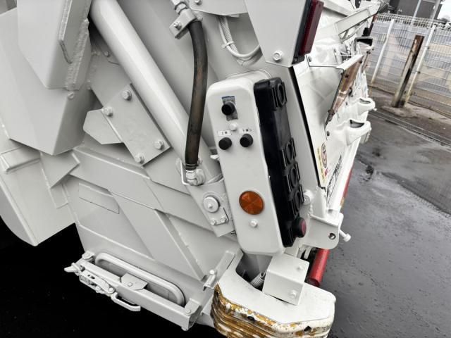 HINO DUTRO 2015 Image 31