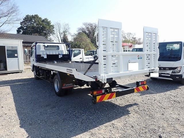 MITSUBISHI CANTER 2025 Image 31