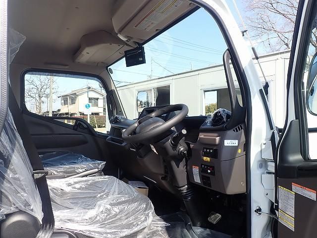 MITSUBISHI CANTER 2025 Image 31