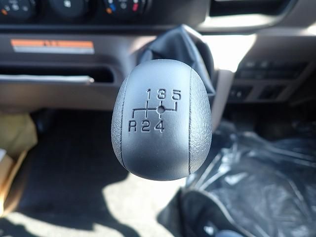 MITSUBISHI CANTER 2025 Image 31