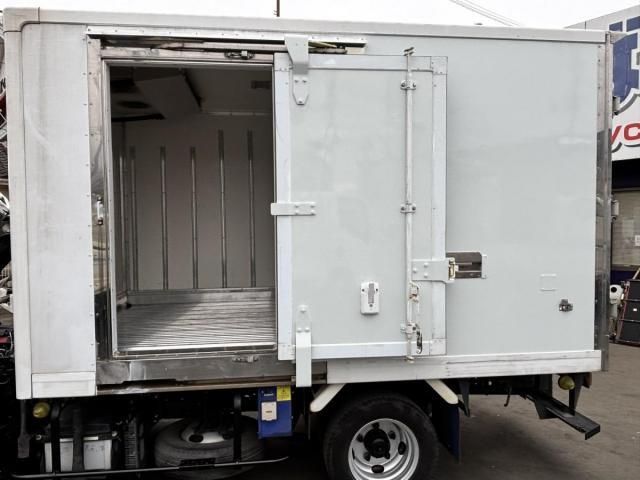 MITSUBISHI CANTER 2018 Image 31