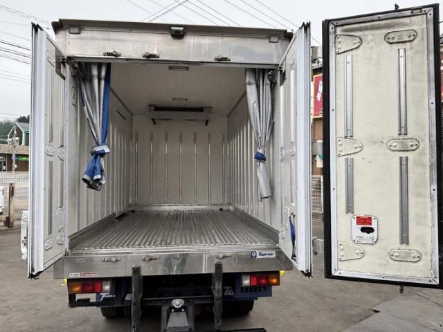 MITSUBISHI CANTER 2018 Image 31