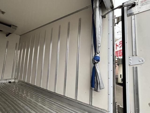 MITSUBISHI CANTER 2018 Image 31