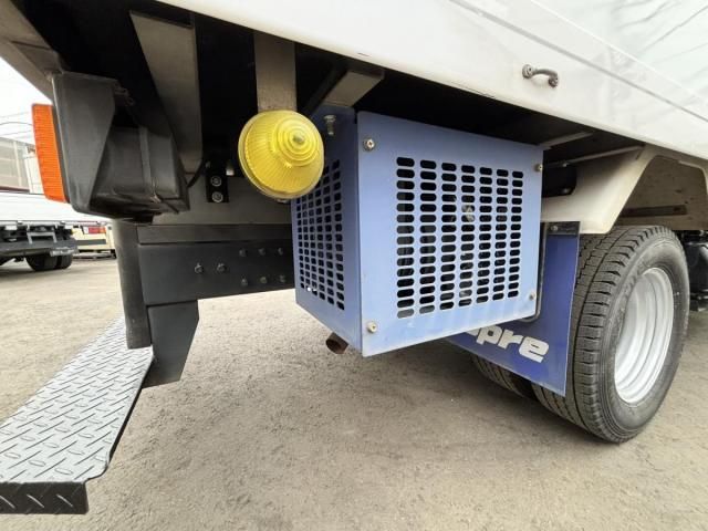 MITSUBISHI CANTER 2018 Image 31