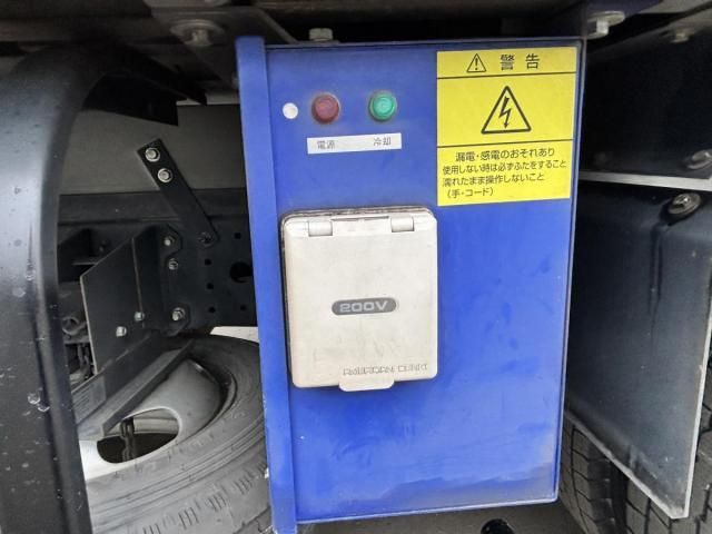 MITSUBISHI CANTER 2018 Image 31