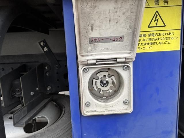 MITSUBISHI CANTER 2018 Image 31