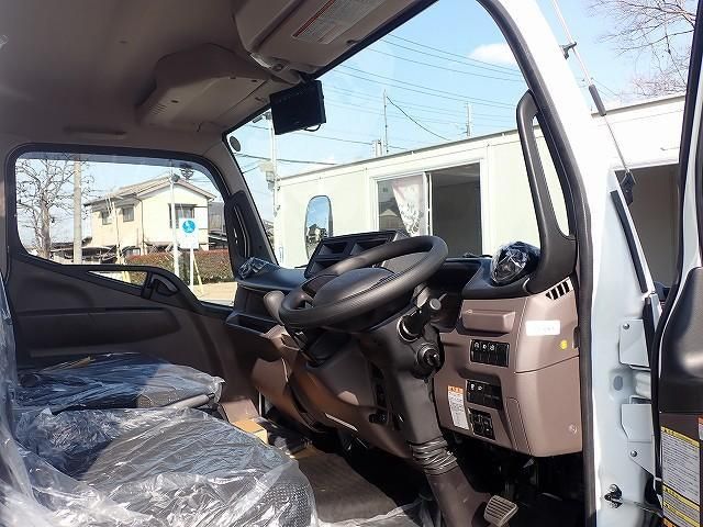 MITSUBISHI CANTER 2025 Image 31