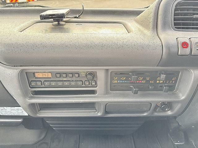 ISUZU ELF 2000 Image 31