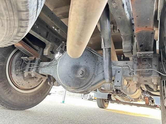 ISUZU ELF 2000 Image 31