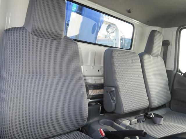 HINO DUTRO 2017 Image 31