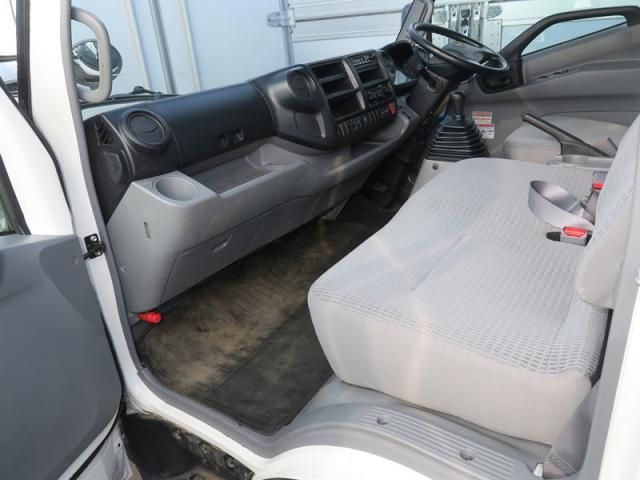 HINO DUTRO 2017 Image 31