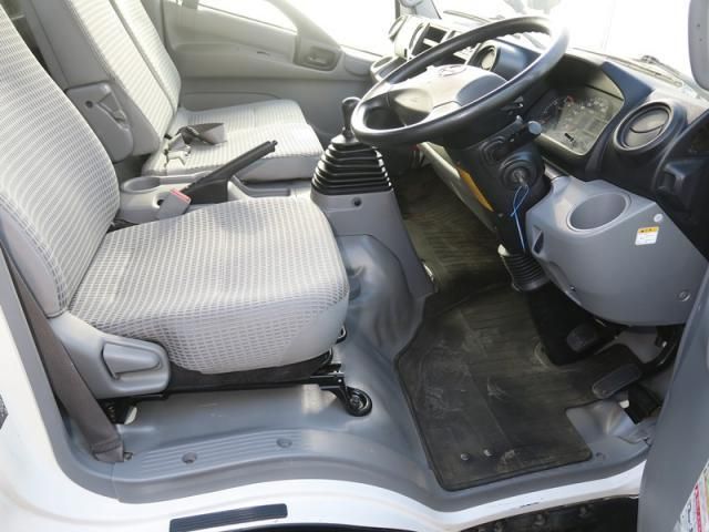 HINO DUTRO 2017 Image 31