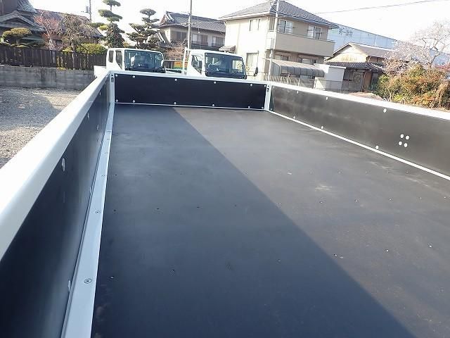 MITSUBISHI CANTER 2025 Image 31