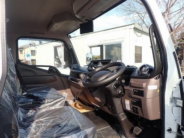 MITSUBISHI CANTER 2025 Image 31