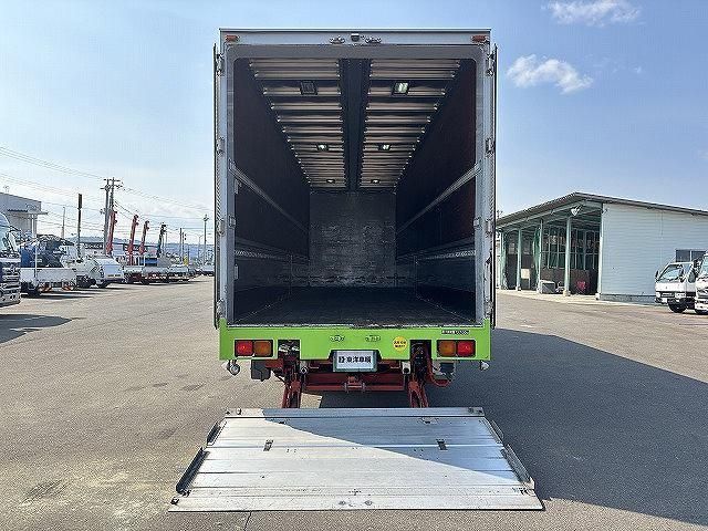 NISSAN DIESEL QUON 2011 Image 31