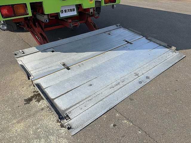 NISSAN DIESEL QUON 2011 Image 31