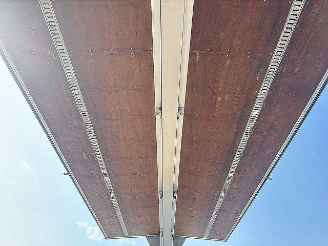 NISSAN DIESEL QUON 2011 Image 31