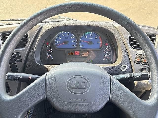 NISSAN DIESEL QUON 2011 Image 31