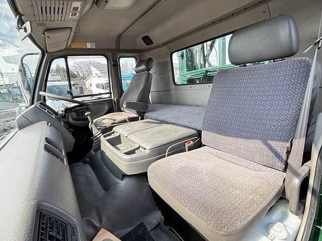 NISSAN DIESEL BIGTHUMB 1994 Image 31