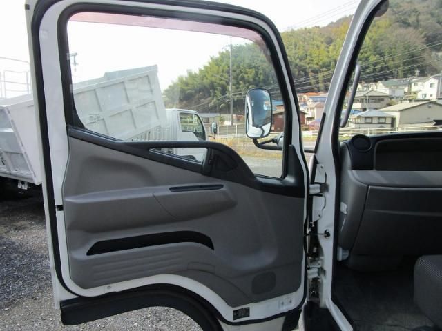 MITSUBISHI CANTER 2016 Image 31