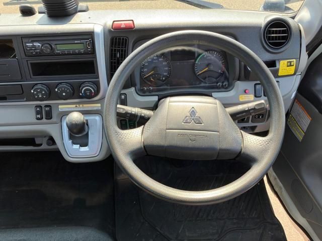 MITSUBISHI CANTER 2023 Image 31