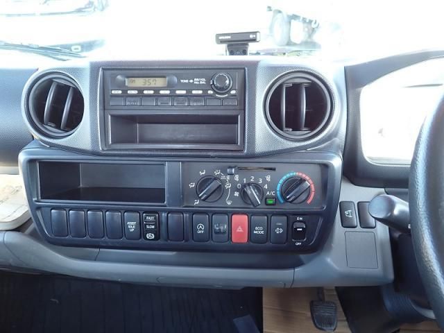 HINO DUTRO 2012 Image 31