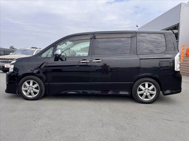 TOYOTA VOXY 2009 Image 31