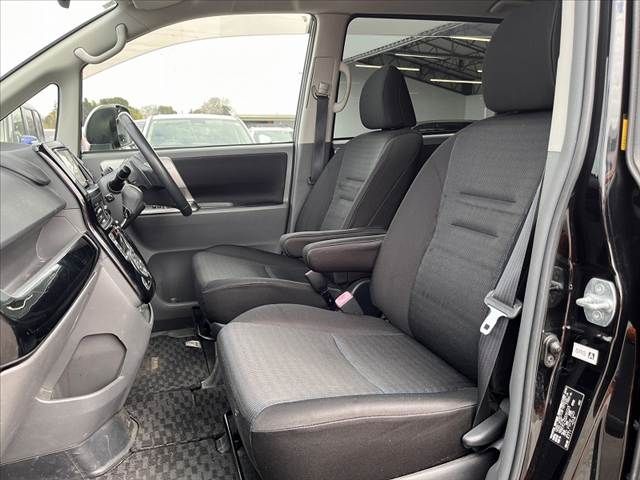 TOYOTA VOXY 2009 Image 31