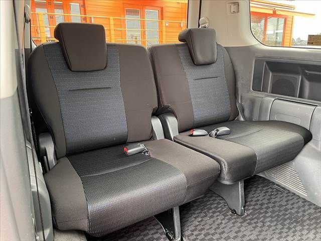 TOYOTA VOXY 2009 Image 31