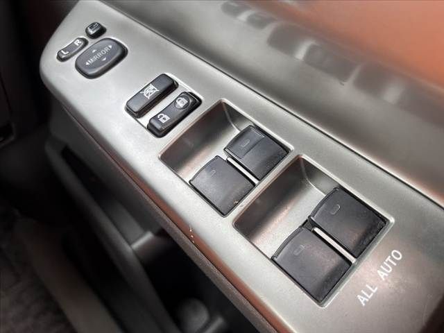 TOYOTA VOXY 2009 Image 31