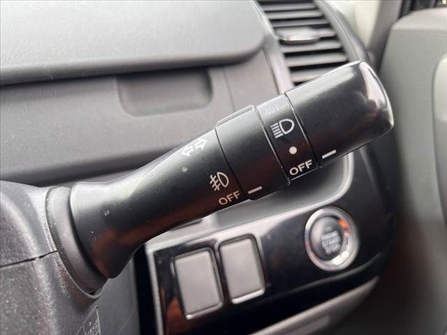 TOYOTA VOXY 2009 Image 31