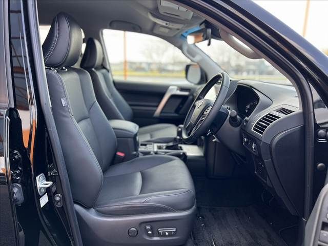 TOYOTA LANDCRUISER PRADO 2023 Image 31