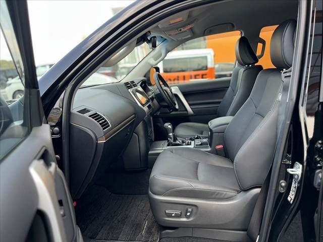 TOYOTA LANDCRUISER PRADO 2023 Image 31