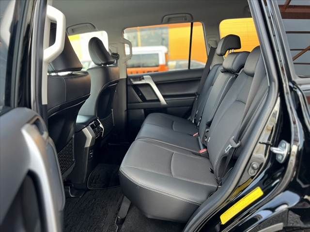 TOYOTA LANDCRUISER PRADO 2023 Image 31