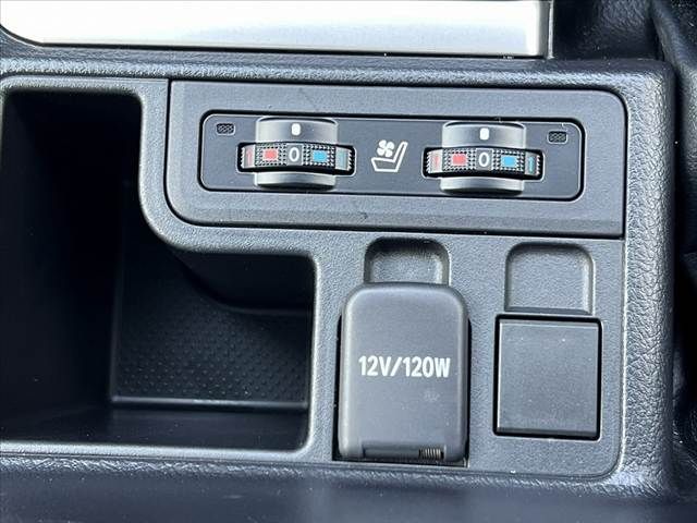 TOYOTA LANDCRUISER PRADO 2023 Image 31