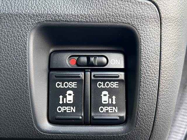 HONDA N BOX CUSTOM 2013 Image 31