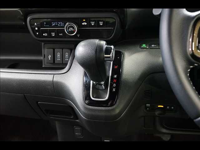 HONDA N BOX CUSTOM 2018 Image 31