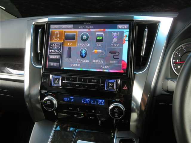 TOYOTA ALPHARD 2017 Image 31