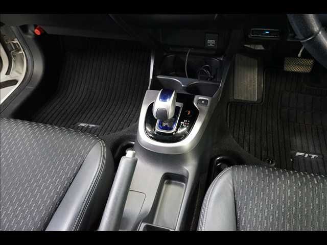 HONDA FIT HYBRID 2014 Image 31