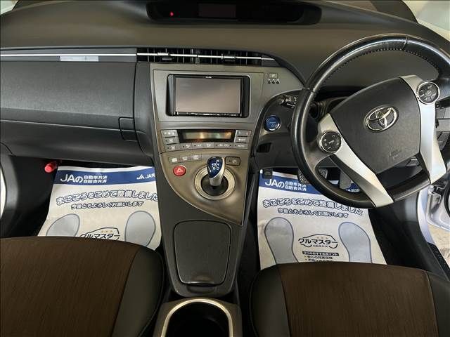 TOYOTA PRIUS 2011 Image 31