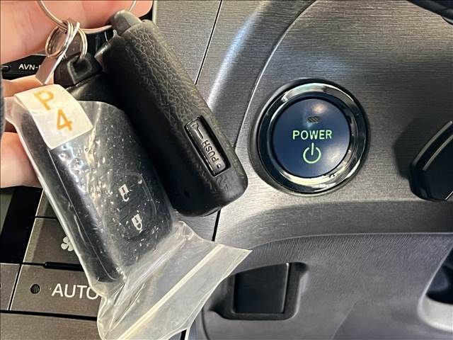 TOYOTA PRIUS 2011 Image 31