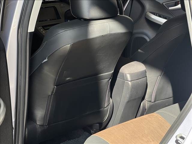 TOYOTA PRIUS 2011 Image 31