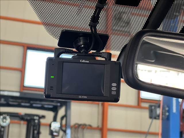 TOYOTA PRIUS 2011 Image 31