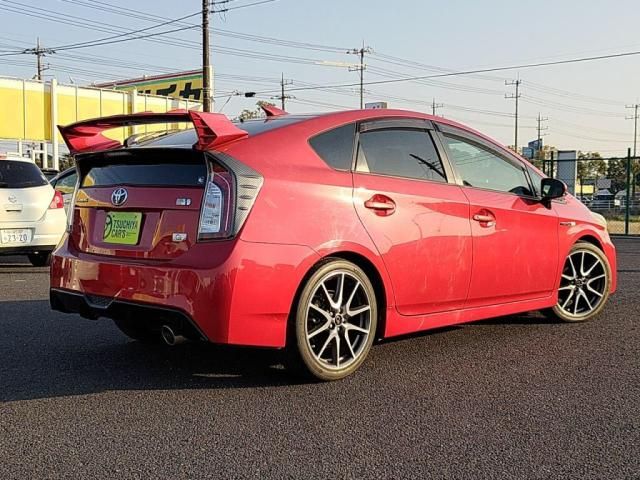 TOYOTA PRIUS 2012 Image 31