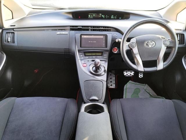 TOYOTA PRIUS 2012 Image 31