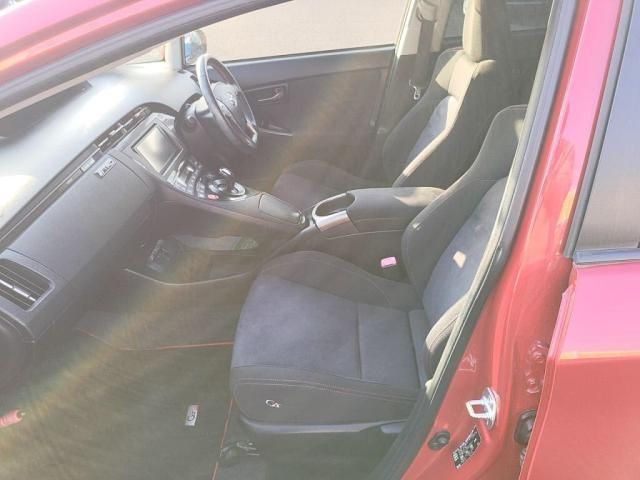 TOYOTA PRIUS 2012 Image 31