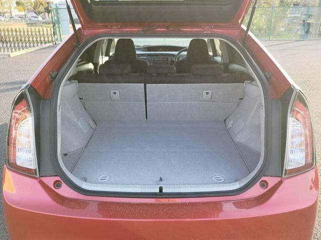 TOYOTA PRIUS 2012 Image 31