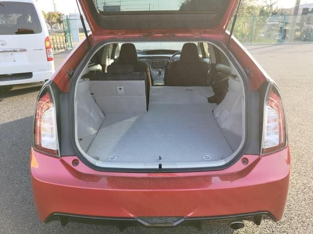 TOYOTA PRIUS 2012 Image 31