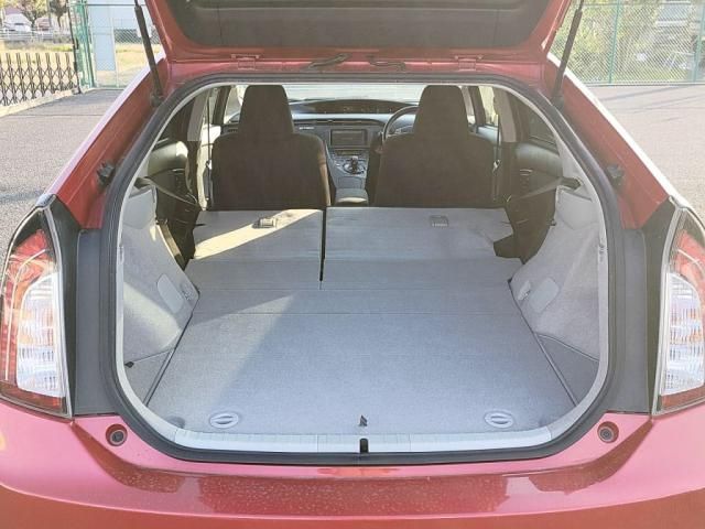 TOYOTA PRIUS 2012 Image 31