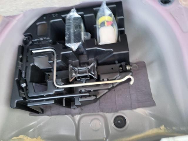 TOYOTA PRIUS 2012 Image 31